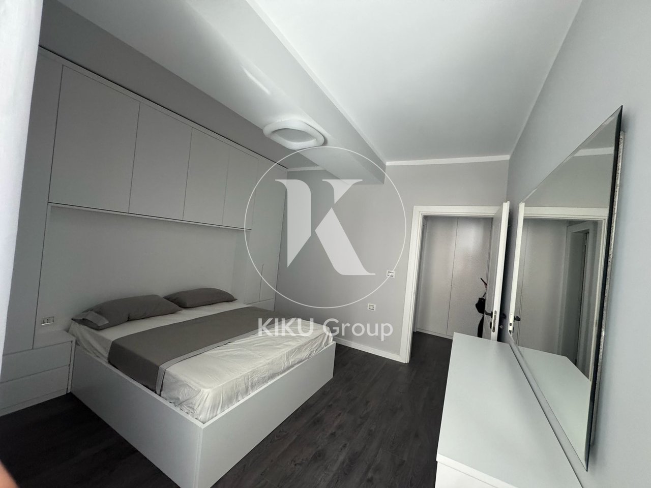 Jepet me qera apartament 2+1 me post parkimi te zona e Stacionit të Trenit