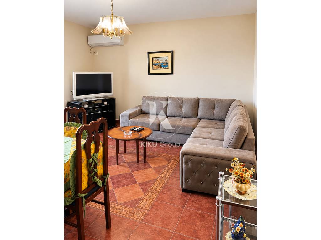 Jepet me Qera: Apartament 2+1 tek Rruga Qemal Stafa!