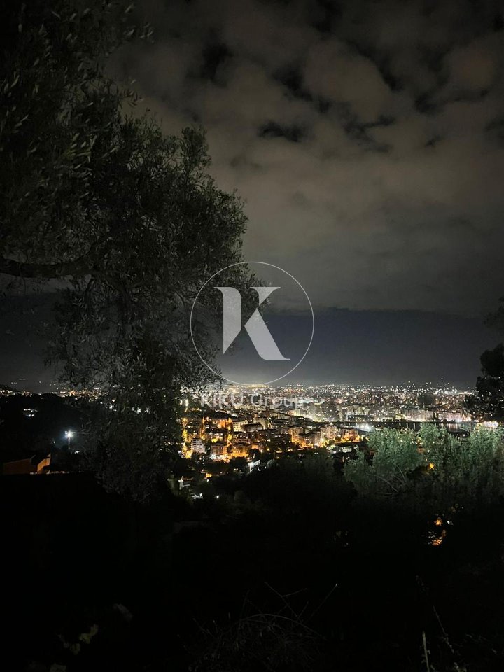 TERRENO DI 400 m² CON EDIFICIO IN VENDITA – VECCHIO SAUK