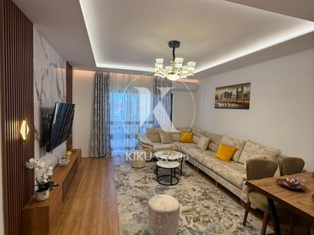 Shitet apartament 2+1+2 te Pallati me Shigjeta.
