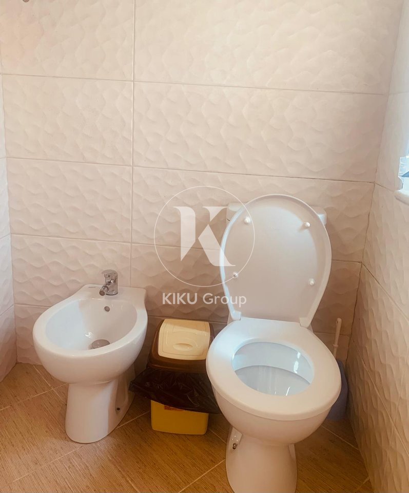 Garsoniere me Qira pranë Kishës Katolike