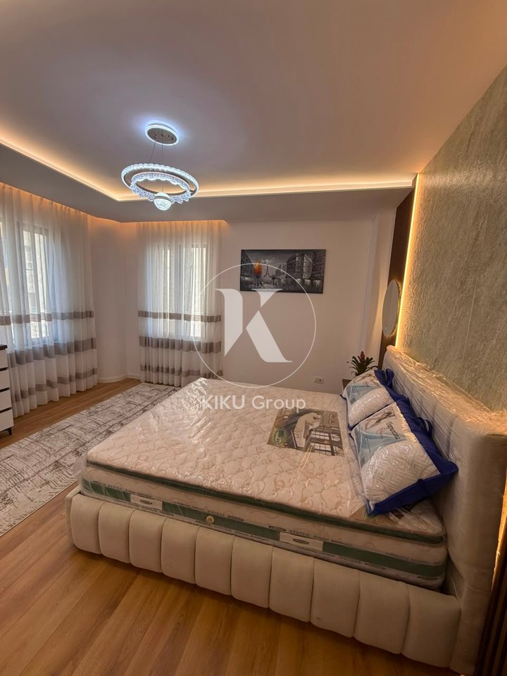 Shitet apartament 2+1+2 te Pallati me Shigjeta.