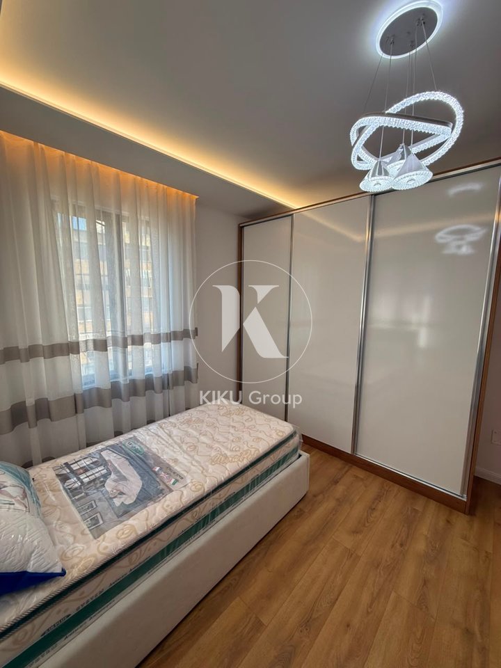 Shitet apartament 2+1+2 te Pallati me Shigjeta.