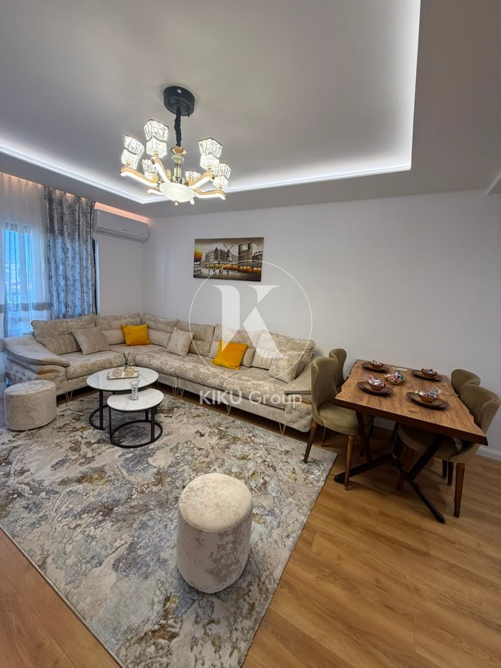 Shitet apartament 2+1+2 te Pallati me Shigjeta.