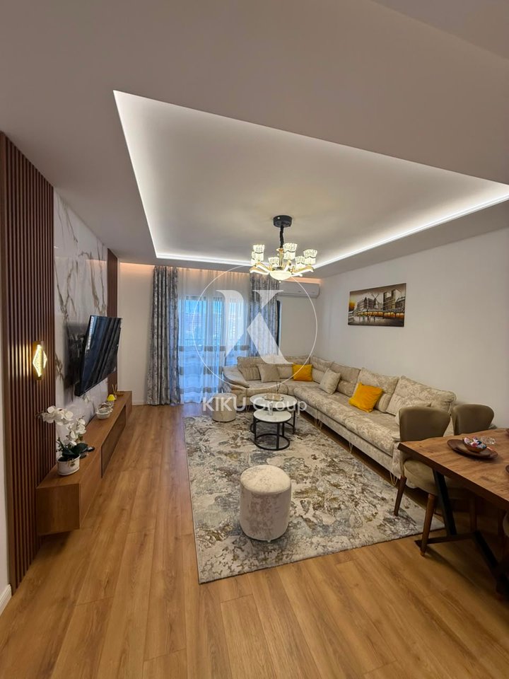 Shitet apartament 2+1+2 te Pallati me Shigjeta.