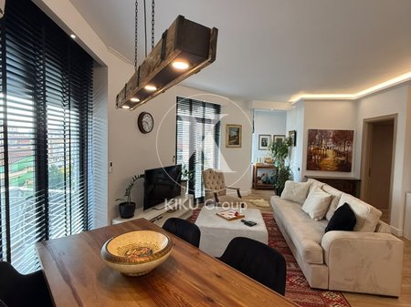 Jepet me Qira Apartament 2+1+2+2 Poste Parkimi në Ish-Tregun Elektrik