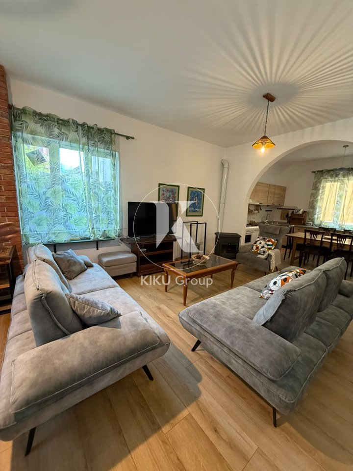Casa privata 3+1+2 in affitto in Via Pjetër Budi