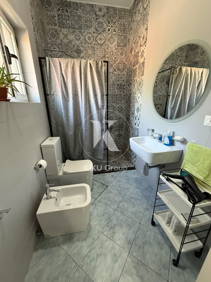 Casa privata 3+1+2 in affitto in Via Pjetër Budi