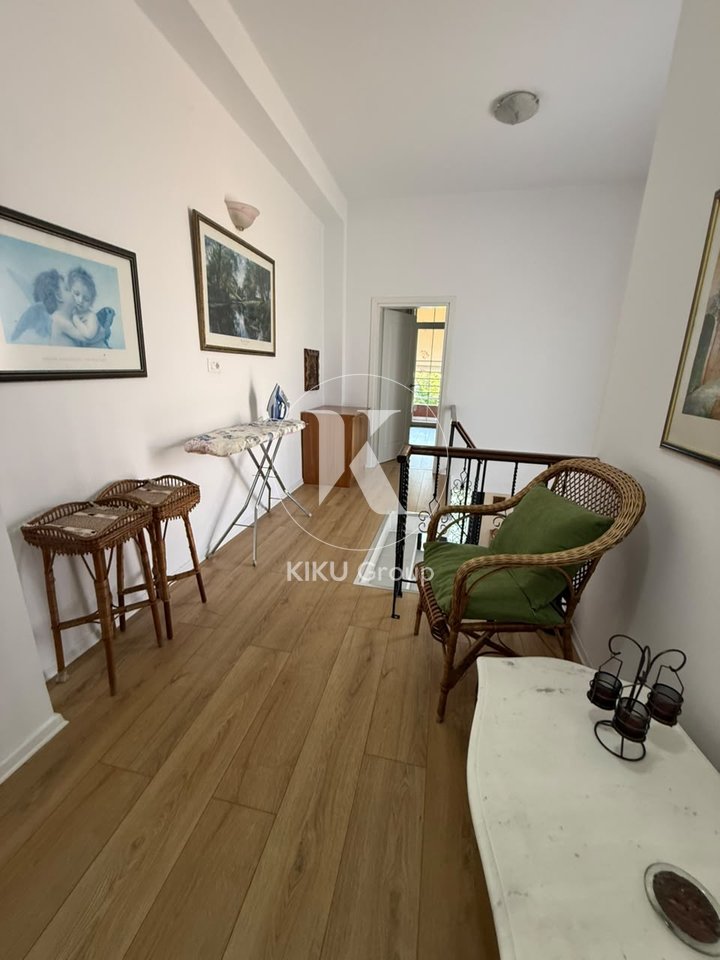 Casa privata 3+1+2 in affitto in Via Pjetër Budi