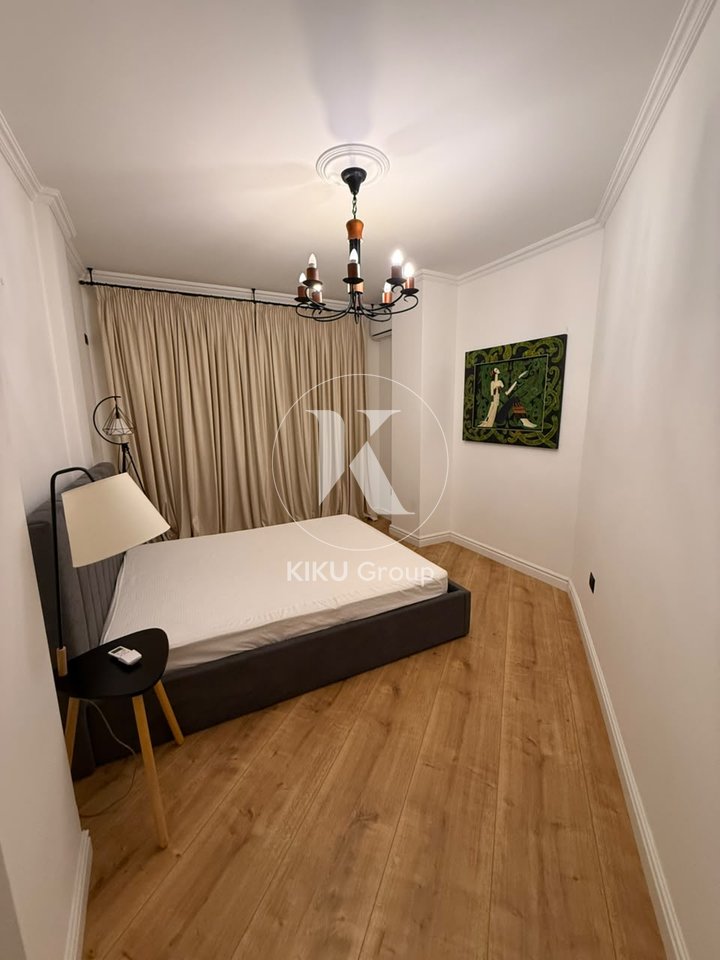 Jepet me Qira Apartament 2+1+2+2 Poste Parkimi në Ish-Tregun Elektrik