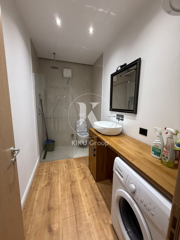 Jepet me Qira Apartament 2+1+2+2 Poste Parkimi në Ish-Tregun Elektrik