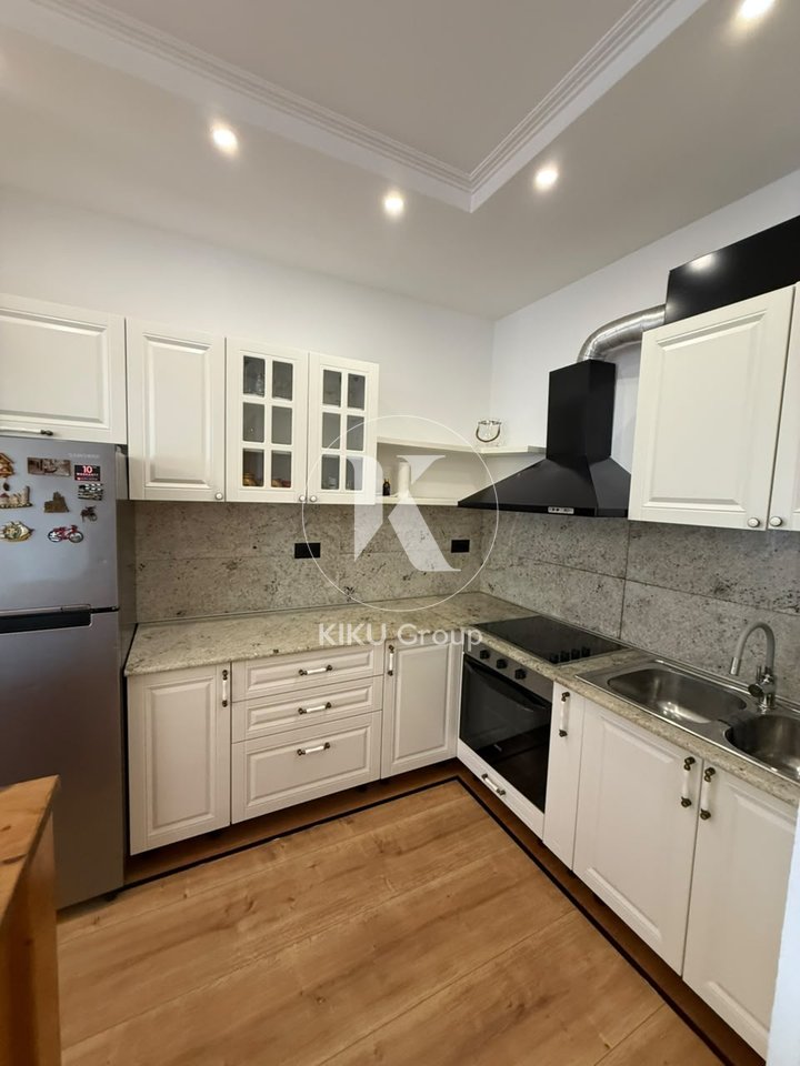 Jepet me Qira Apartament 2+1+2+2 Poste Parkimi në Ish-Tregun Elektrik