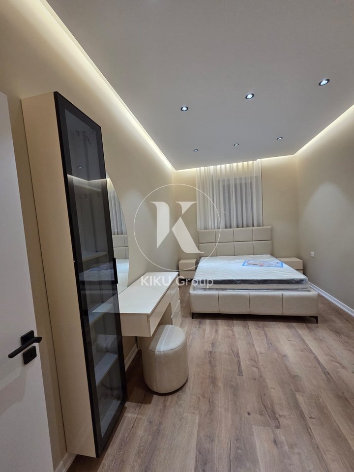 Apartament 1+1 me Qira – Rruga 5 Maji, pranë Conad