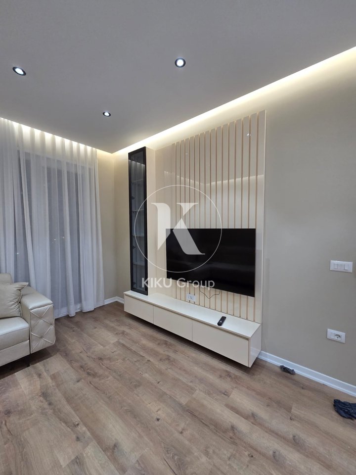 Apartament 1+1 me Qira – Rruga 5 Maji, pranë Conad
