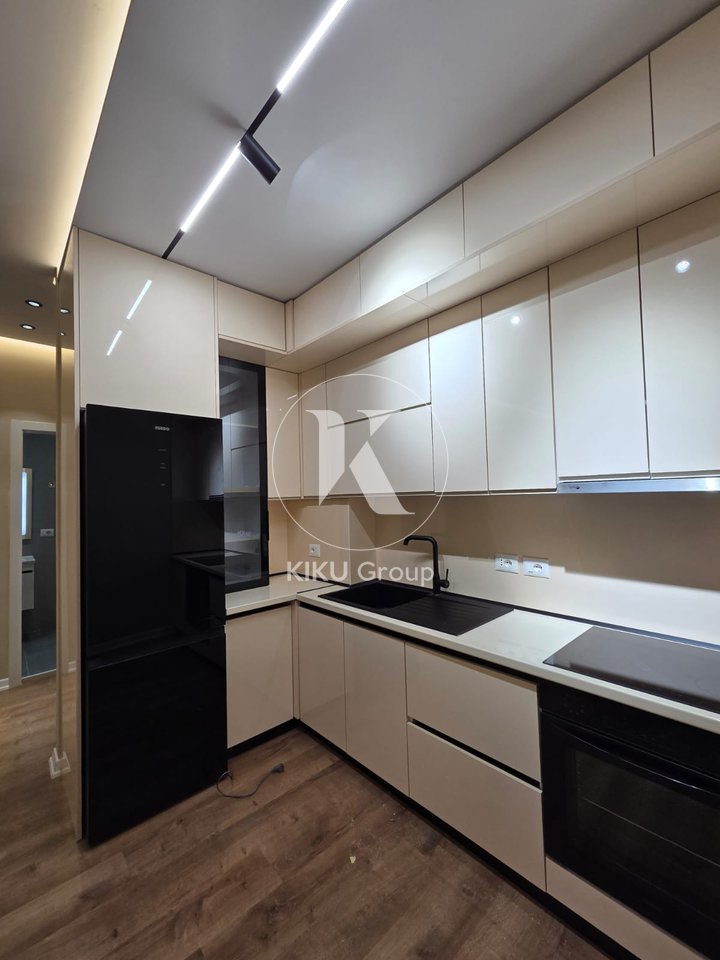 Apartament 1+1 me Qira – Rruga 5 Maji, pranë Conad
