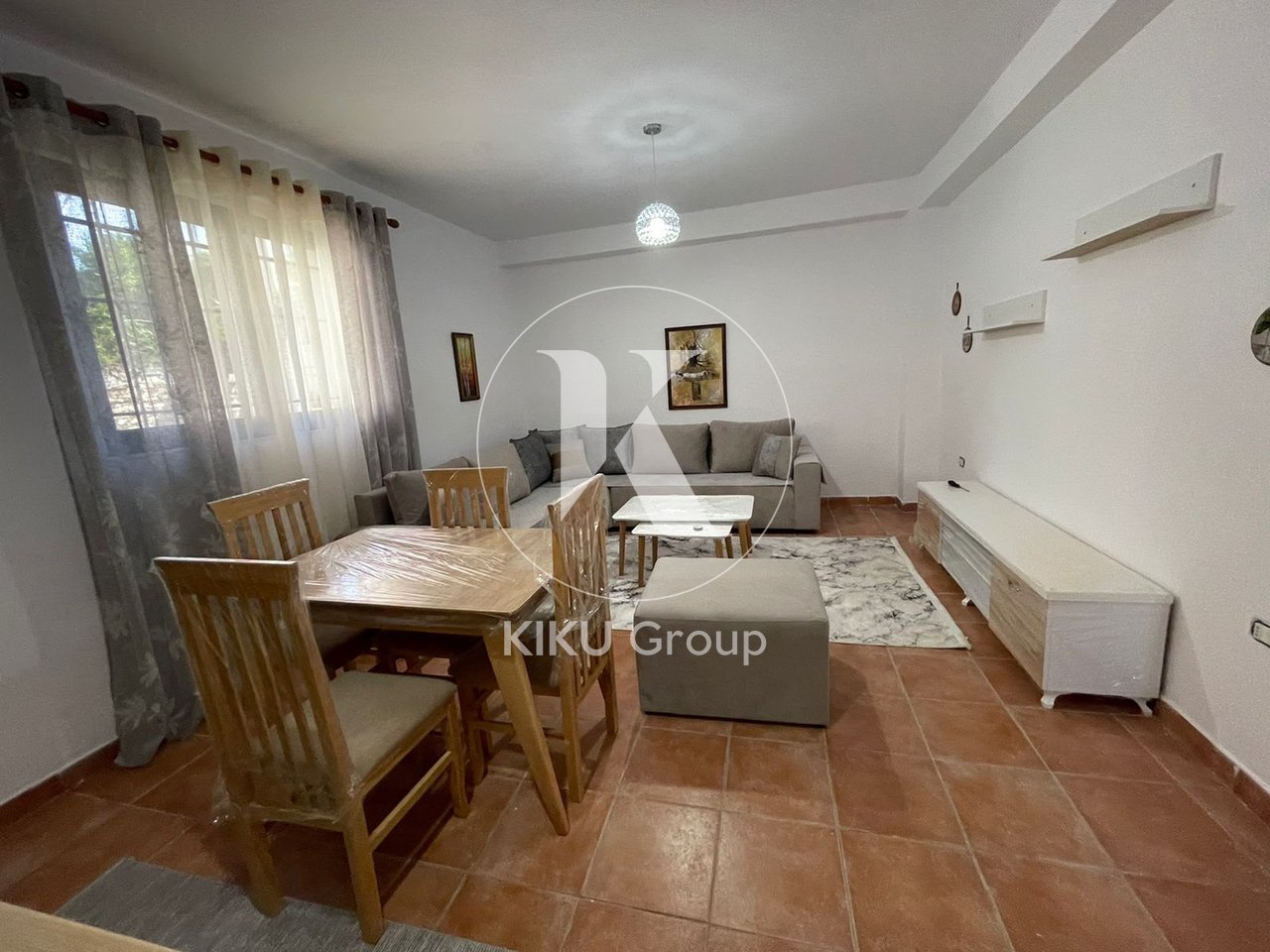 Apartament 1+1 + Post Parkimi me Qira – Ali Demi, Tiranë