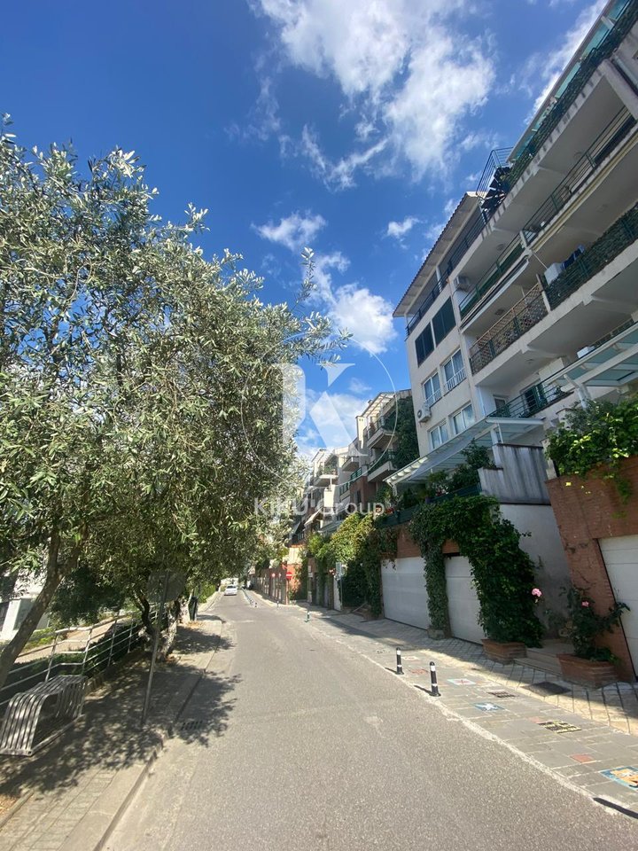 Shitet Apartament 1+1 – Kodra e Diellit, Tiranë