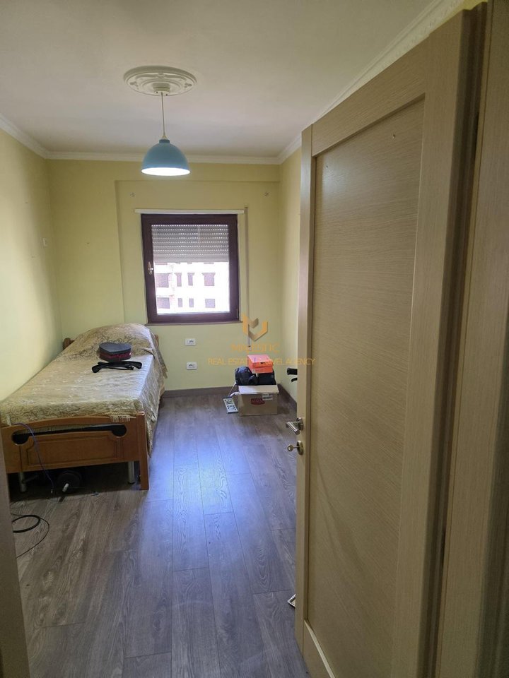 Appartamento in Vendita – Giardino Botanico
? Vicino al Giardino Botanico, Tirana