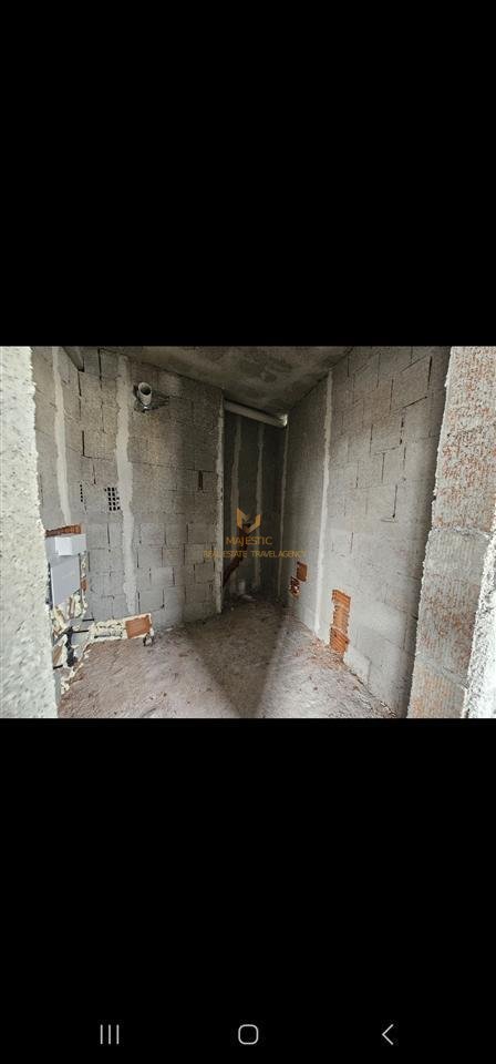 Appartamento 1+1 in Vendita a Ali Demi, Tirana - 145000€ | 98 m²