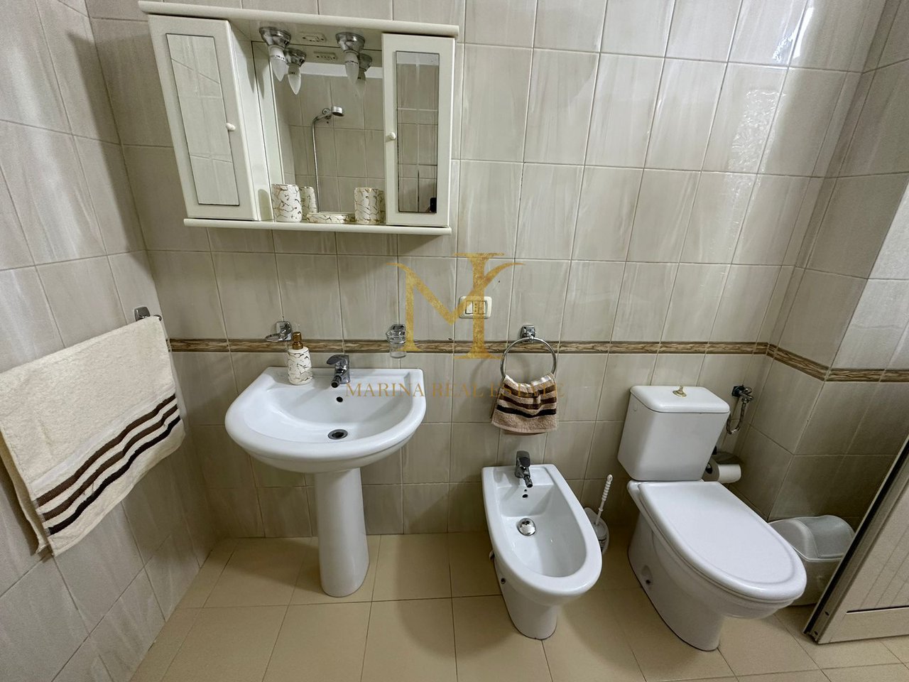 FOR RENT 1+1 APARTMENT IN RAILWAY BEACH!!