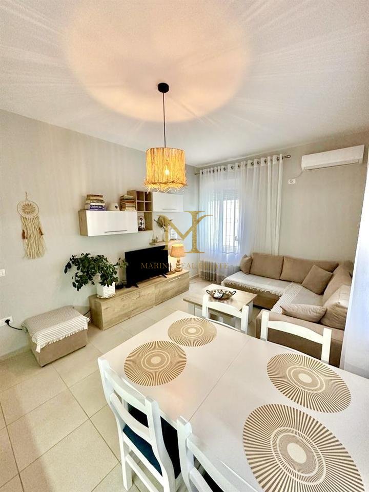 Ofrohet Apartament 1+1 për Shitje – Qerret!!