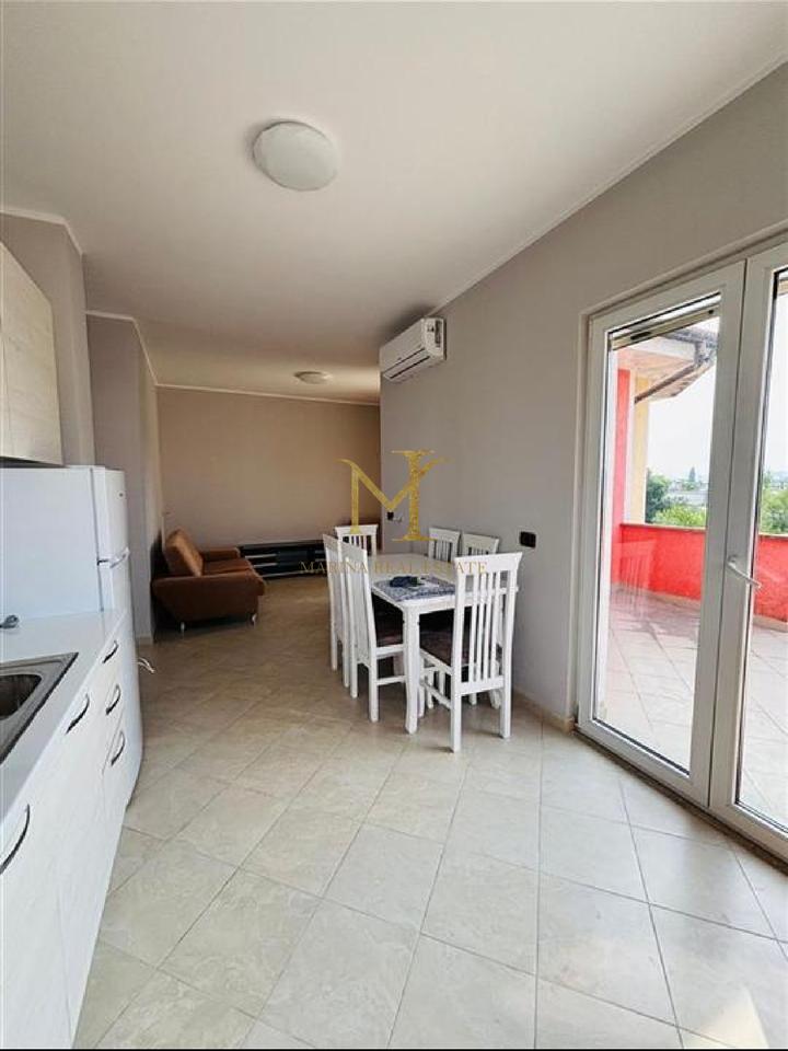 Appartamento 1+1 in affitto a Durrës, zona Plazh (vicino all'autostrada)