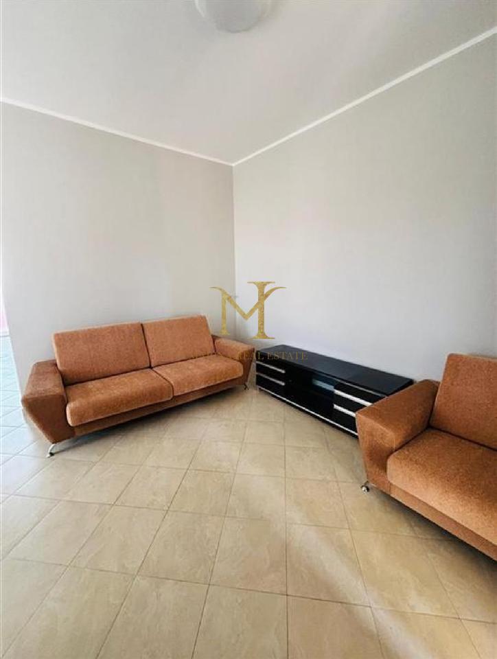 Appartamento 1+1 in affitto a Durrës, zona Plazh (vicino all'autostrada)