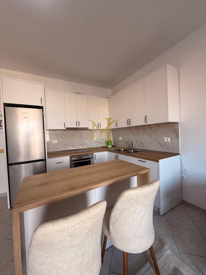 FOR RENT 1+1 APARTMENT, NEAR HOTEL ROYAL!!