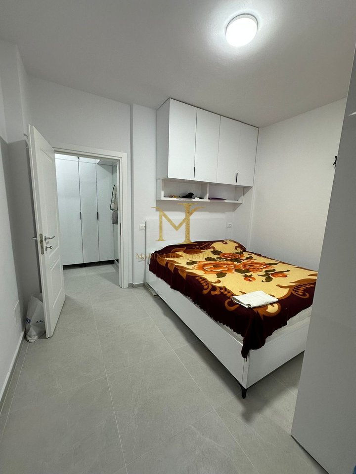 JEPET APARTAMENT I KONVERTUAR NE 2+1 , PLAZH HEKURUDHA !