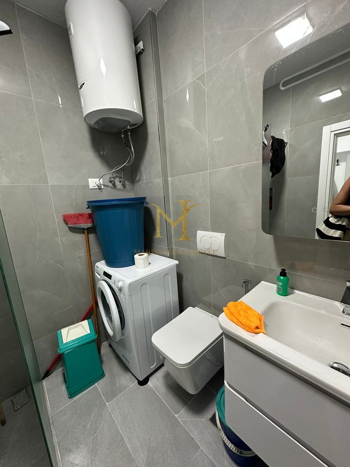 JEPET APARTAMENT I KONVERTUAR NE 2+1 , PLAZH HEKURUDHA !