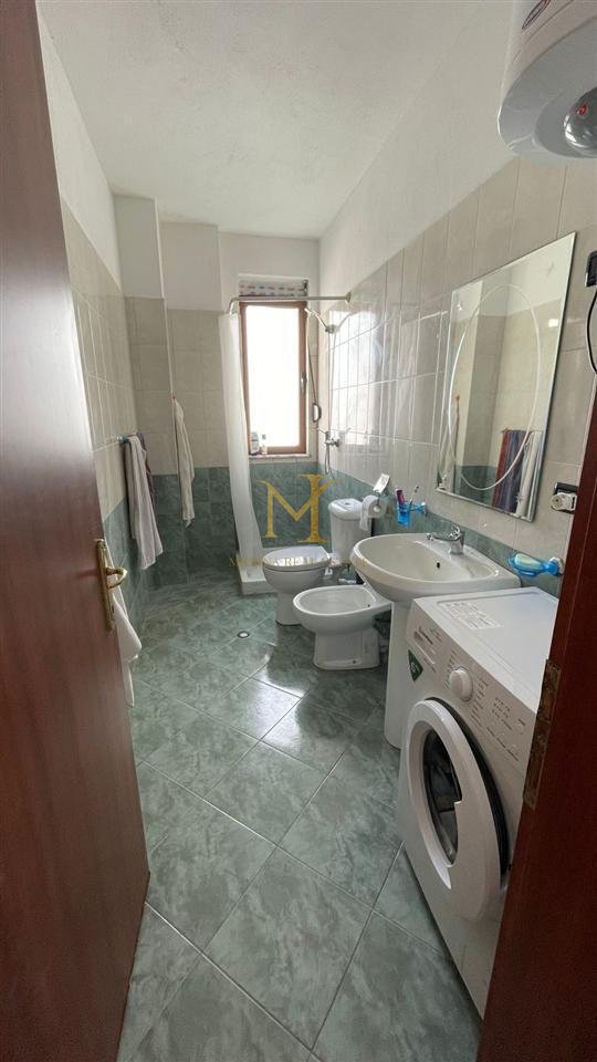 1+1 apartment for sale at Shkëmbi i Kavajës!!