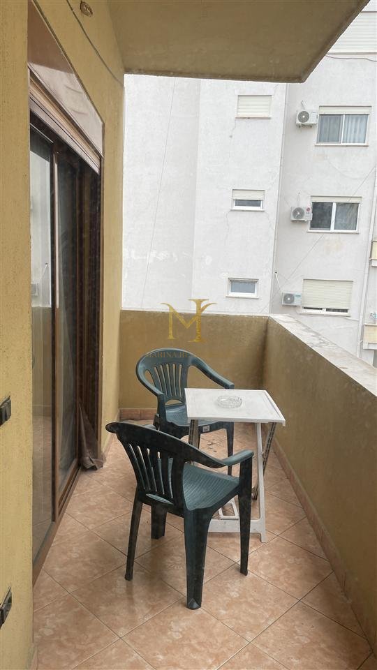 1+1 apartment for sale at Shkëmbi i Kavajës!!