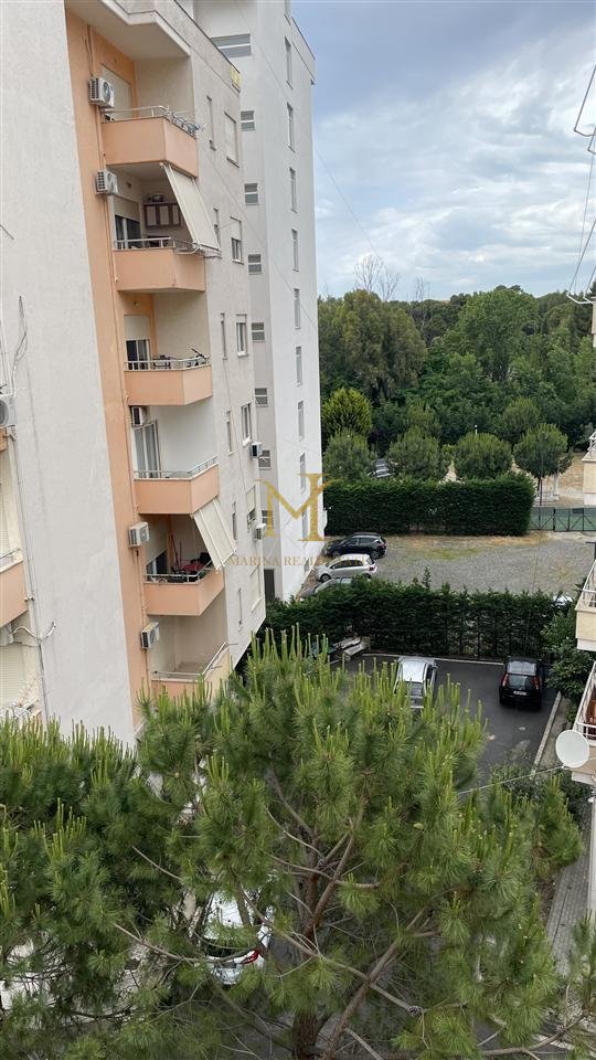 1+1 apartment for sale at Shkëmbi i Kavajës!!