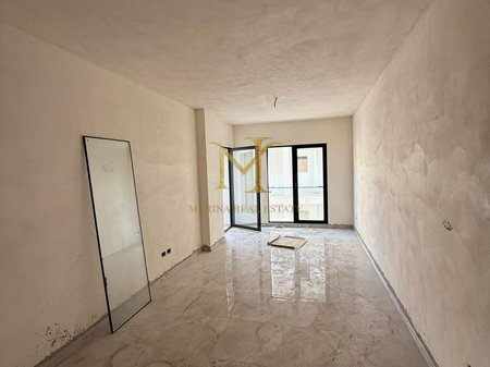 Shitet apartament 1+1, Golem