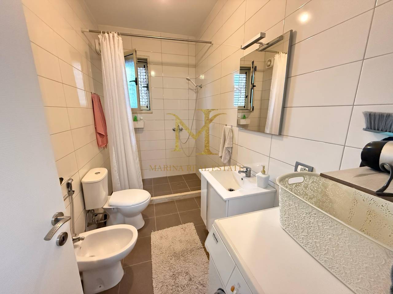 Ofrohet Apartament me Qera Afatgjate , Plepa Durres !!