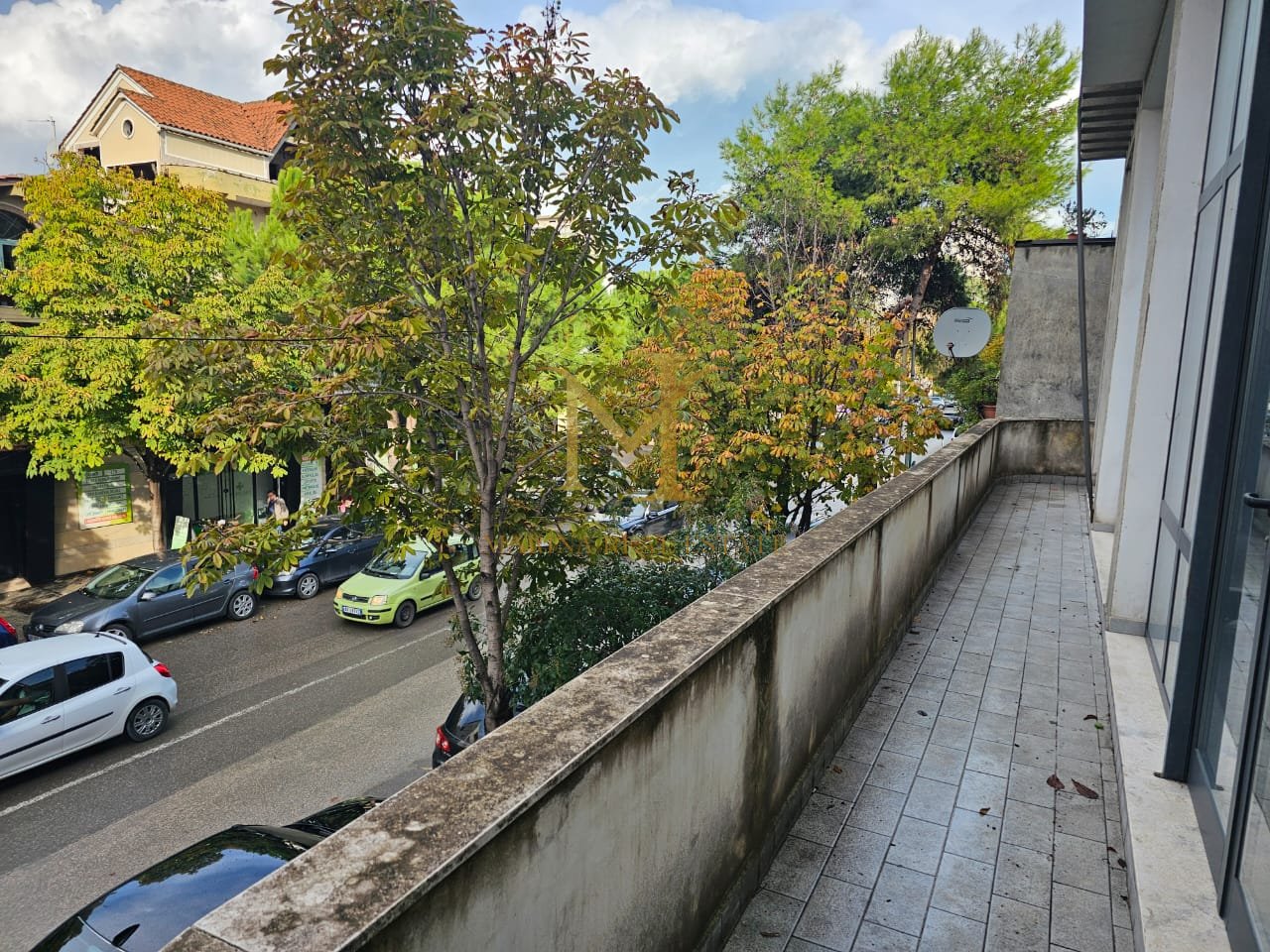 Ambient Biznesi me Dritë Natyrale – Zona e Spitalit, Durrës