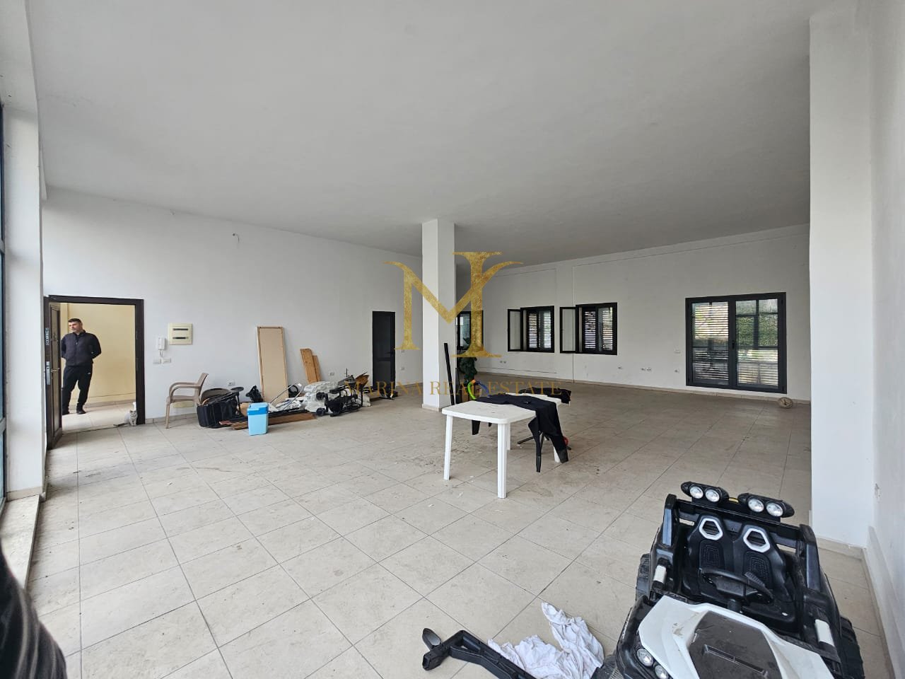 Ambient Biznesi me Dritë Natyrale – Zona e Spitalit, Durrës