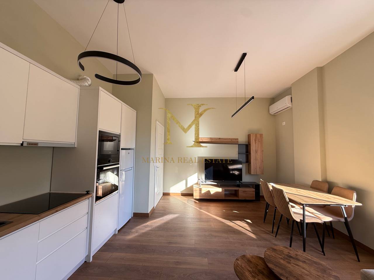 SHITET GARSONIERE NE SHKEMBIN E KAVAJES!!