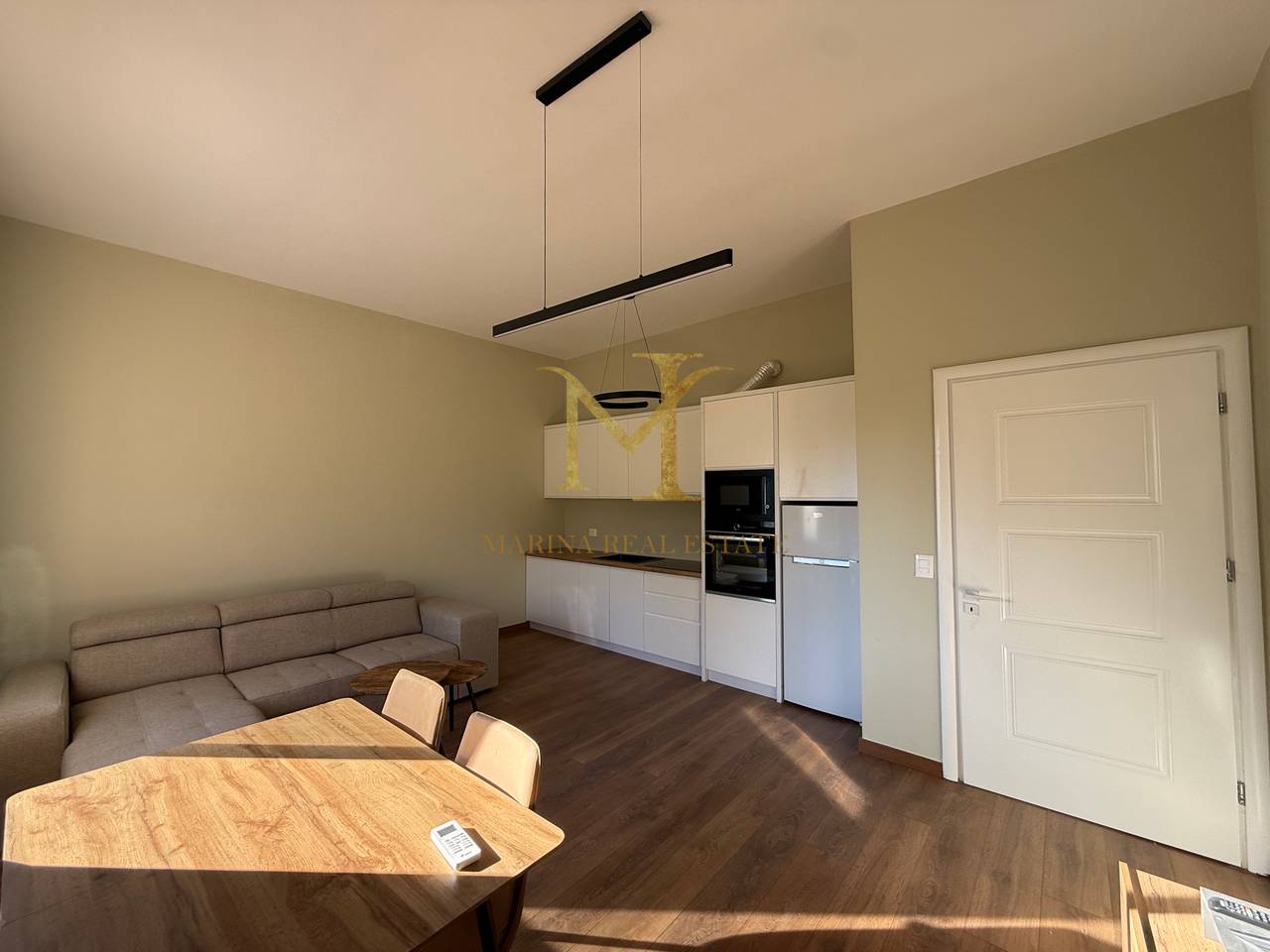 SHITET GARSONIERE NE SHKEMBIN E KAVAJES!!