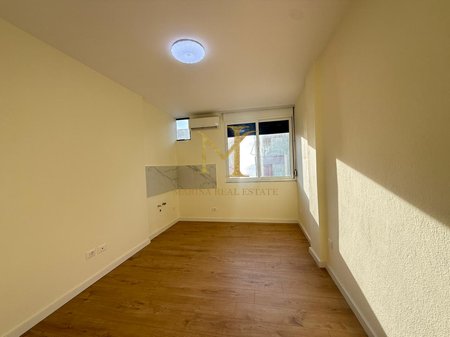 OFROHET PER SHITJE APARTAMENT 1+1 , NE PLAZH HEKURUDHA !