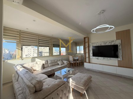 JEPET ME QERA APARTAMENT 2+1 NE PLAZH DURRES !!