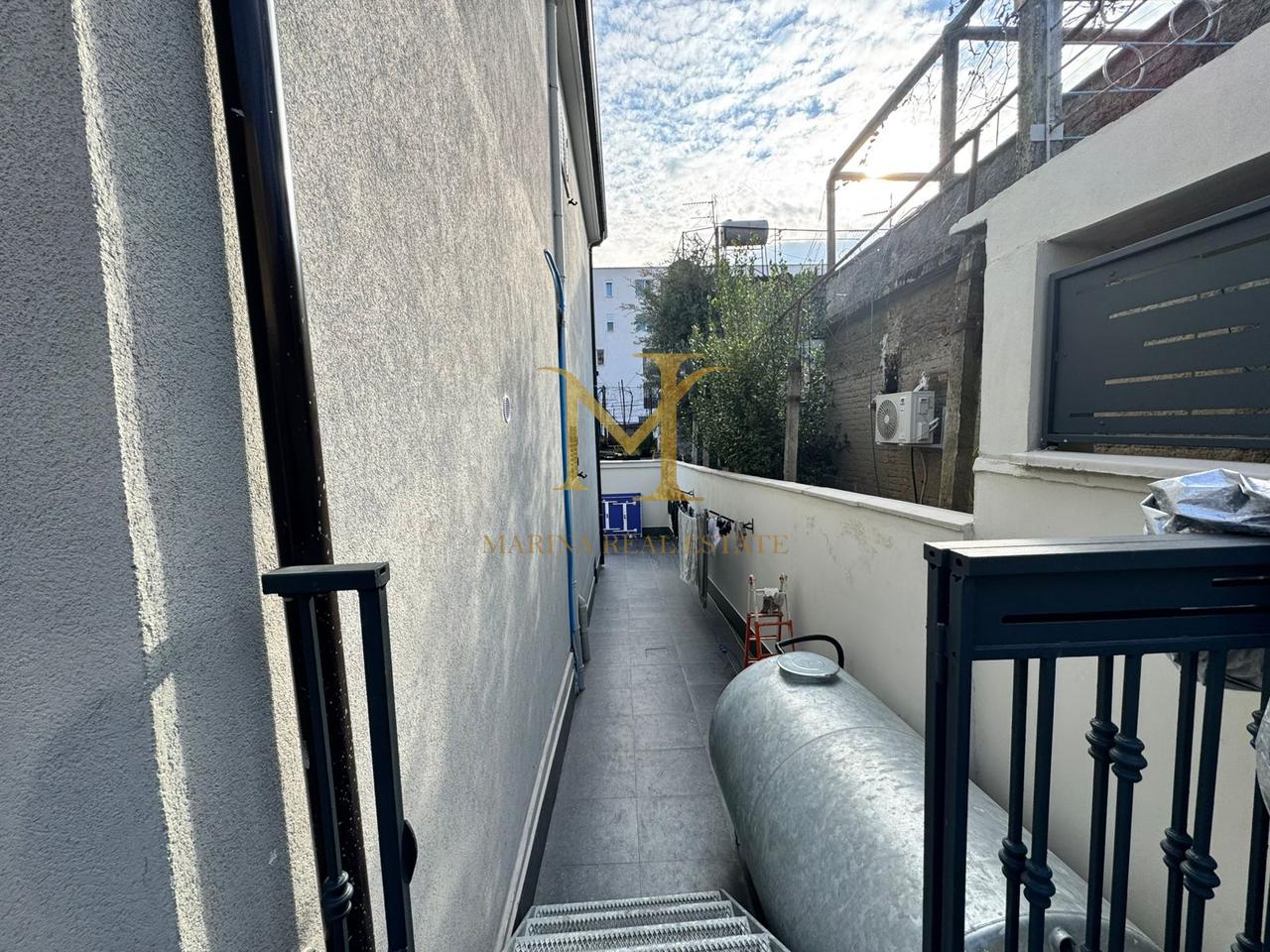 !!!!!SHITET VILA 2-KATESHE TE CEZMA E FERRES!!!!!