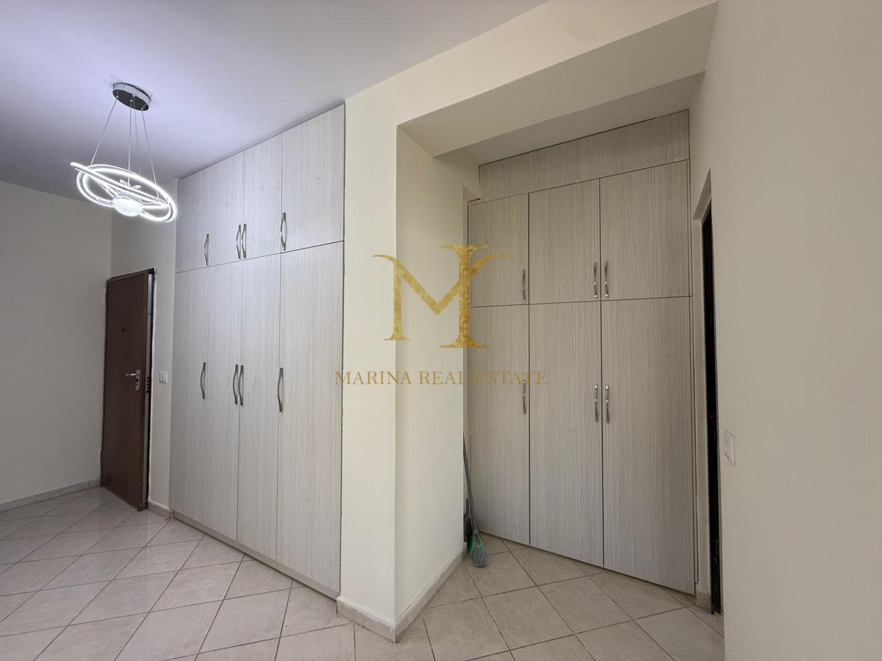 JEPET ME QERA APARTAMENT 2+1 NE PLAZH DURRES !!