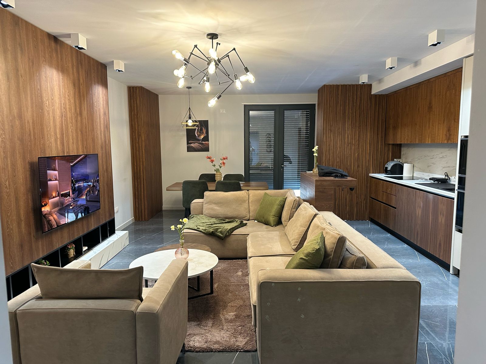 SHITET APARTAMENT 2+1+2 NE VOLLGA ME PAMJE DETI!
