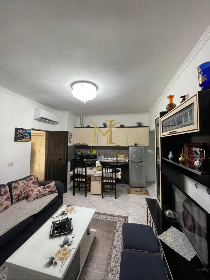 SHITET APARTAMENT 2+1 PRANE CEZMES SE FERRES!!