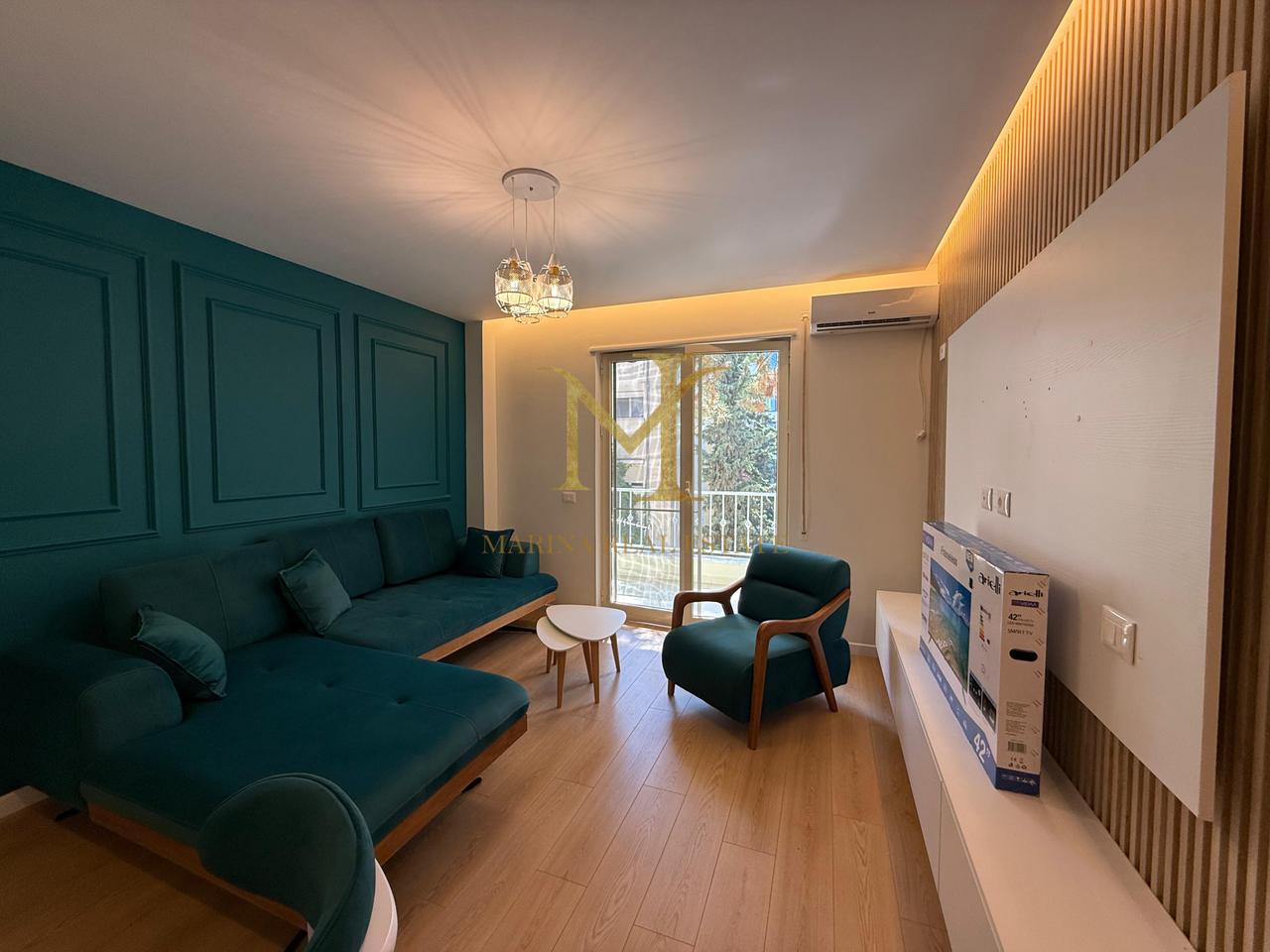 Shitet apartament unik 2+1+2+2 në kompleksin e mirënjohur “Freskia”, Golem – Durrës, vetëm 100 metra larg detit.