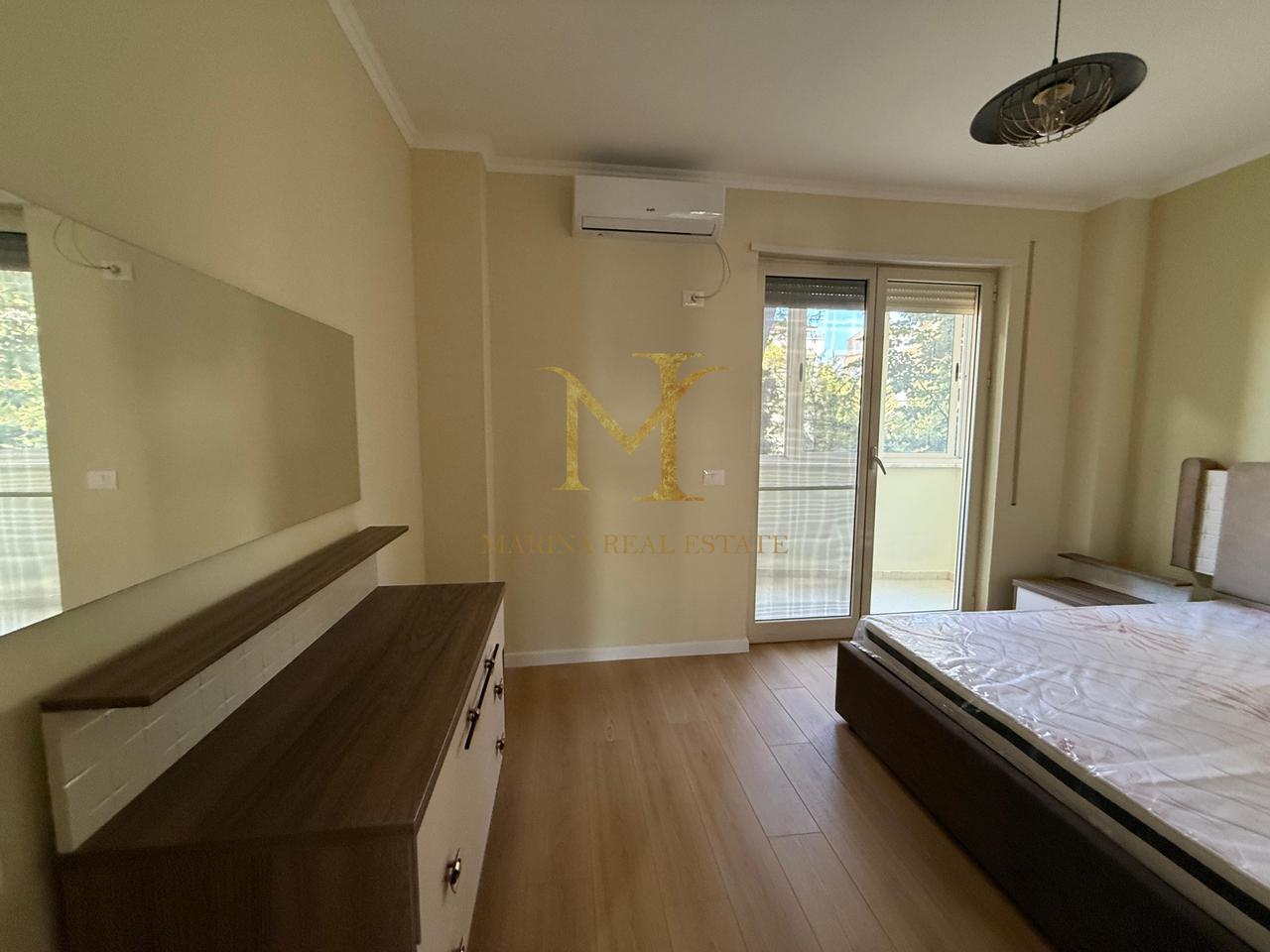Shitet apartament unik 2+1+2+2 në kompleksin e mirënjohur “Freskia”, Golem – Durrës, vetëm 100 metra larg detit.