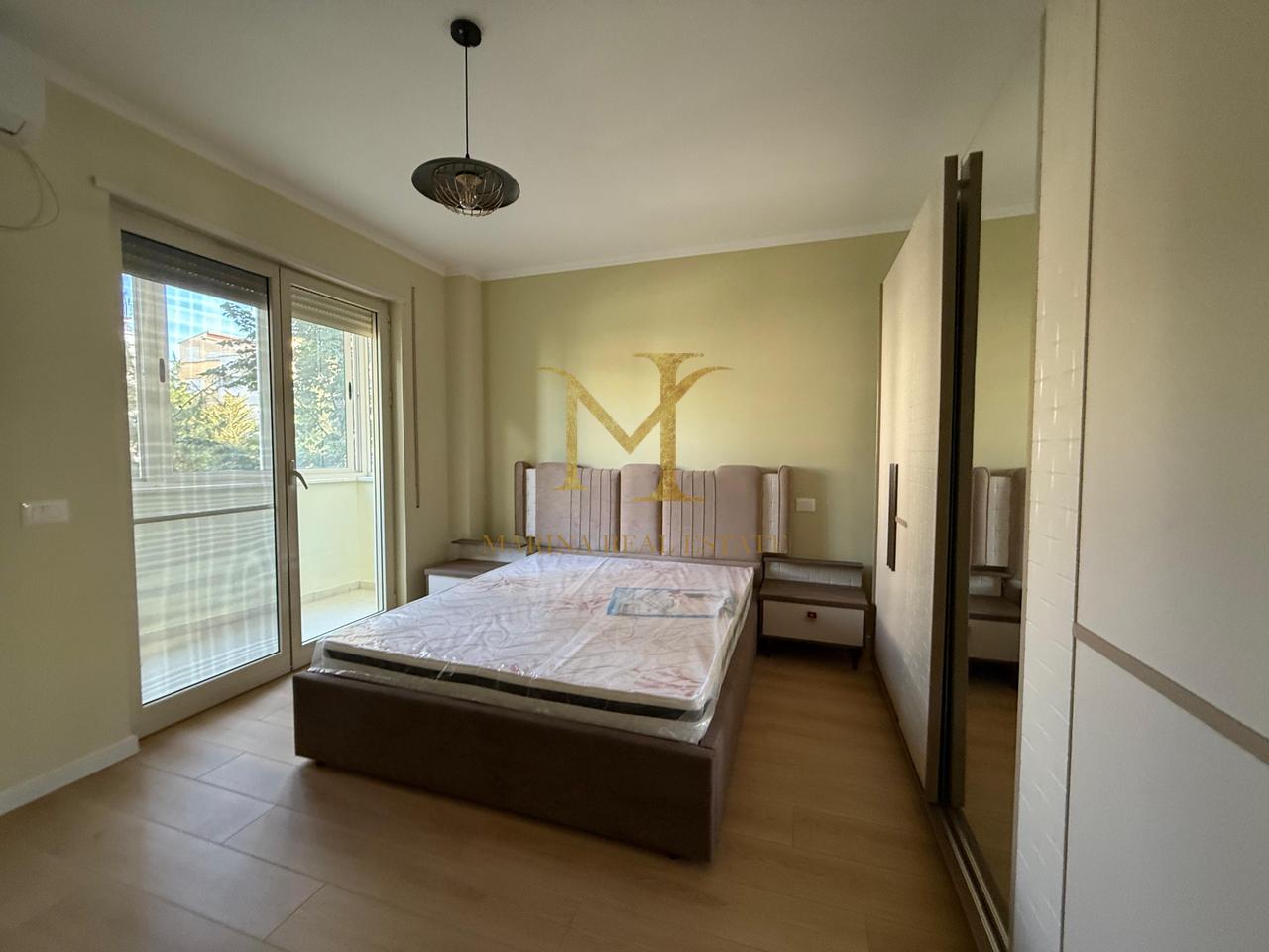 Shitet apartament unik 2+1+2+2 në kompleksin e mirënjohur “Freskia”, Golem – Durrës, vetëm 100 metra larg detit.