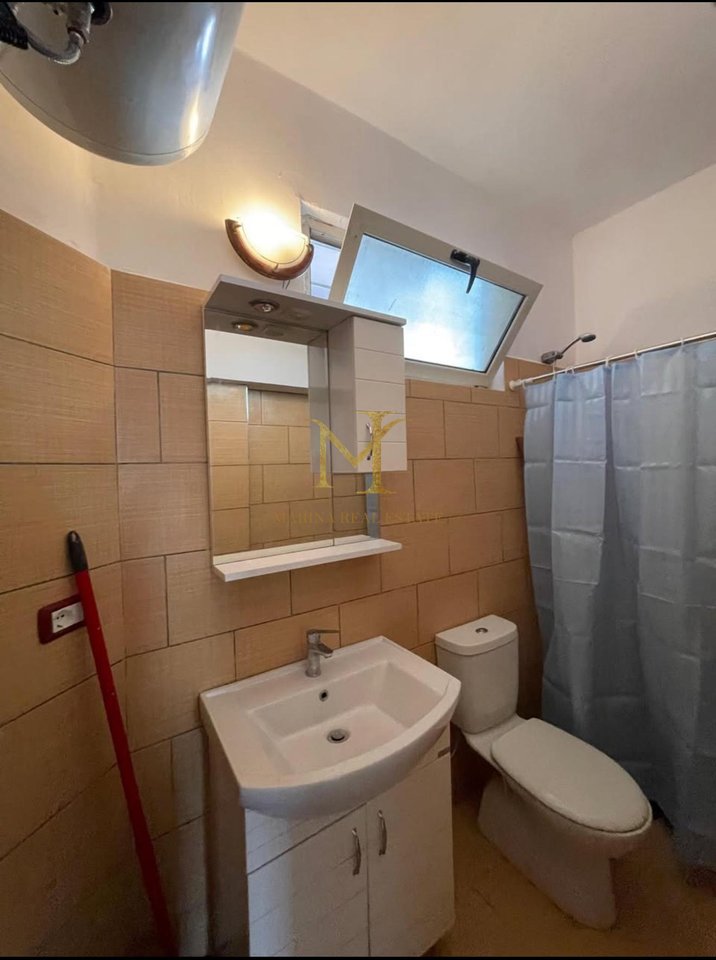 Shitet Apartament 2+1 – Pranë Stacionit të Trenit, Durrës!!