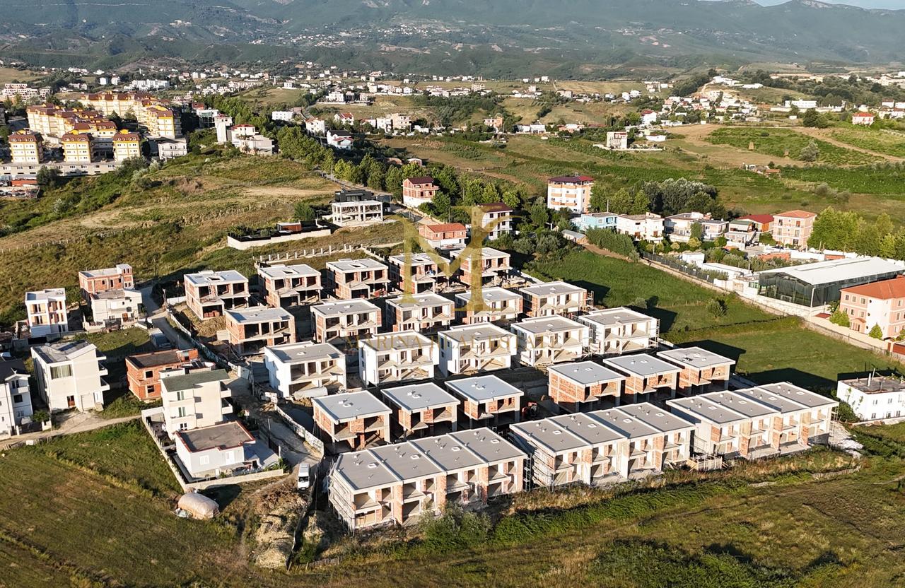 VILLA IN VENDITA NEL COMPLESSO "SIAR", LAGO DI FARKA, TIRANA!